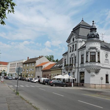 Olymp Penzion Komárno Exteriör bild